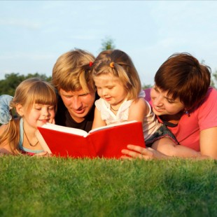 День семейного чтения «Книжные истории в семейном кругу»