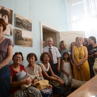 Библиотекари на выставке, посвященной Марине Цветаевой