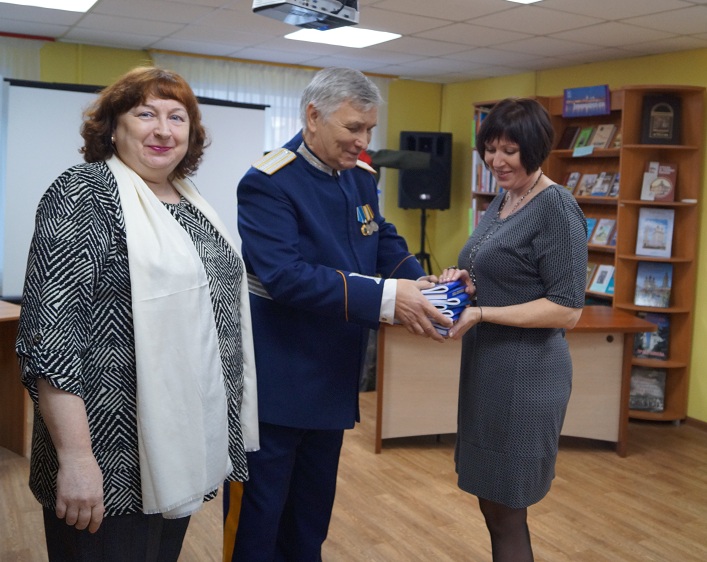 Астраханские казаки приняли участие в акции  «Подари новую книгу библиотеке»