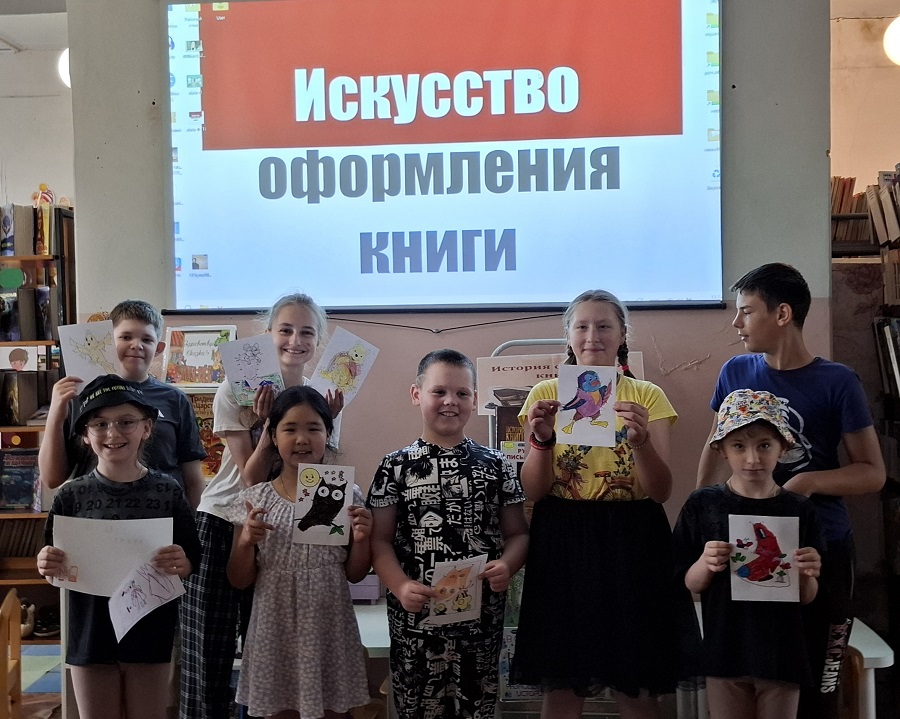 Маленьким посетителям библиотеки рассказали о работе иллюстраторов