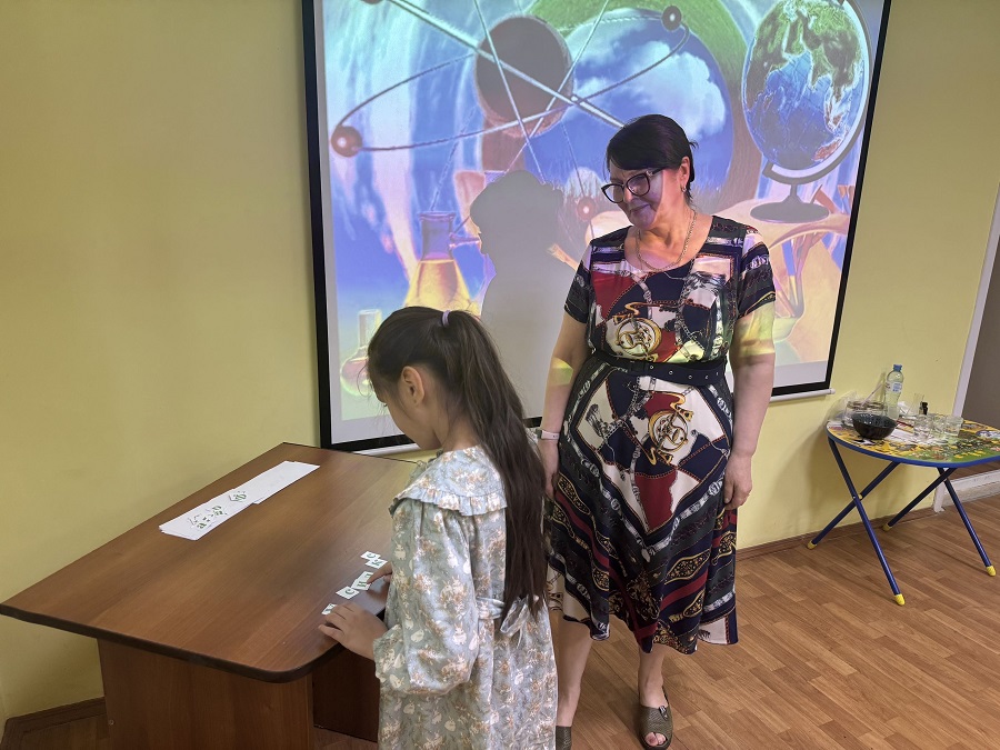 Читатели библиотеки посетили континенты книжных героев