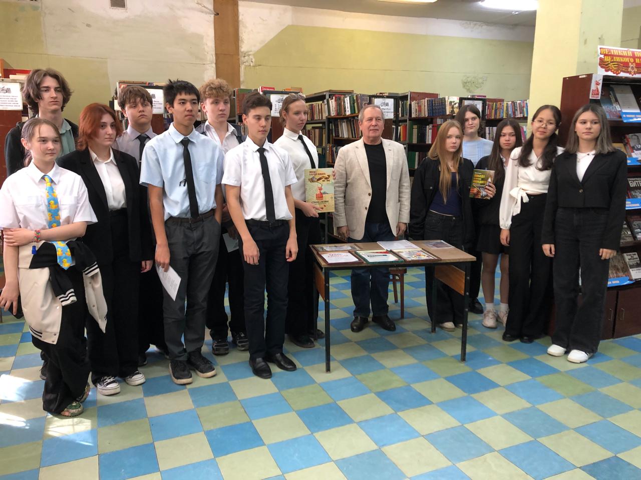 Диалог с поэтом: в библиотеке прошла встреча с Дамиром Безруковым