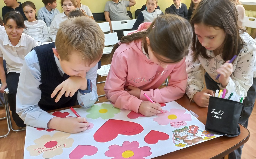 Юные читатели назвали суперспособности мам