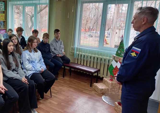 Читатели библиотеки встретились с ветераном-земляком