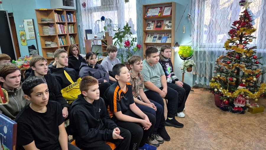 О военных и не только: в библиотеке отметили День Героев