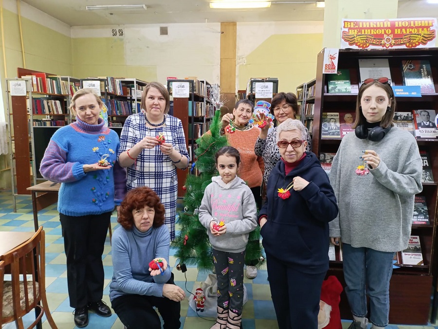 В библиотеке провели новогодний праздник