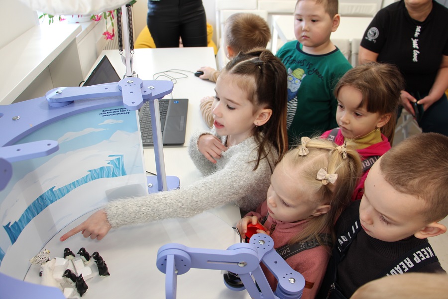 Кадр один, дубль один: в модельной библиотеке собралась группа мультипликаторов